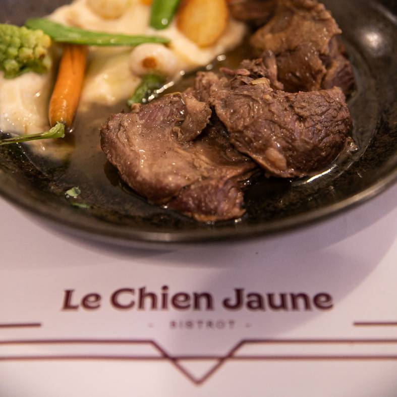 restaurant le chien jaune a tours